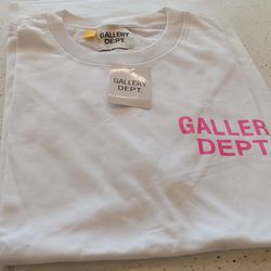Gallery  Department  T-Shirt Size Large & XL