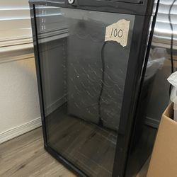 Frigidaire Wine / Bottle Refrigerator 