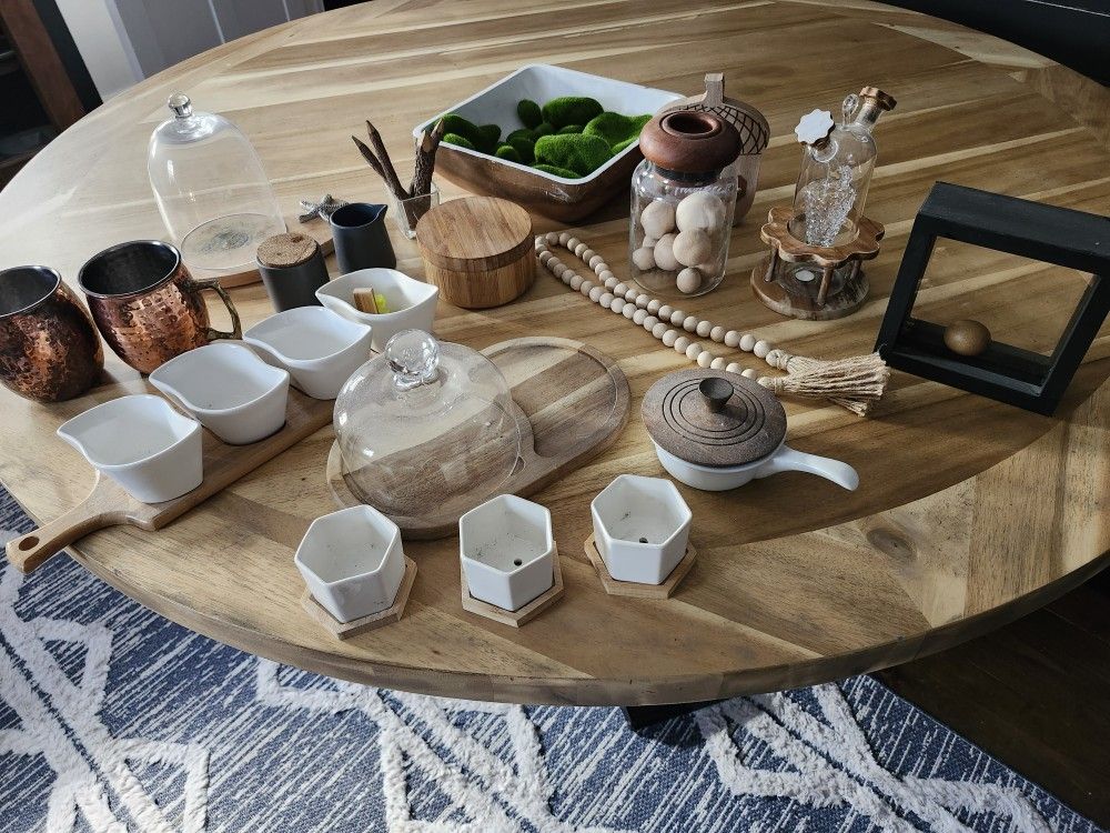 Decorative Items 