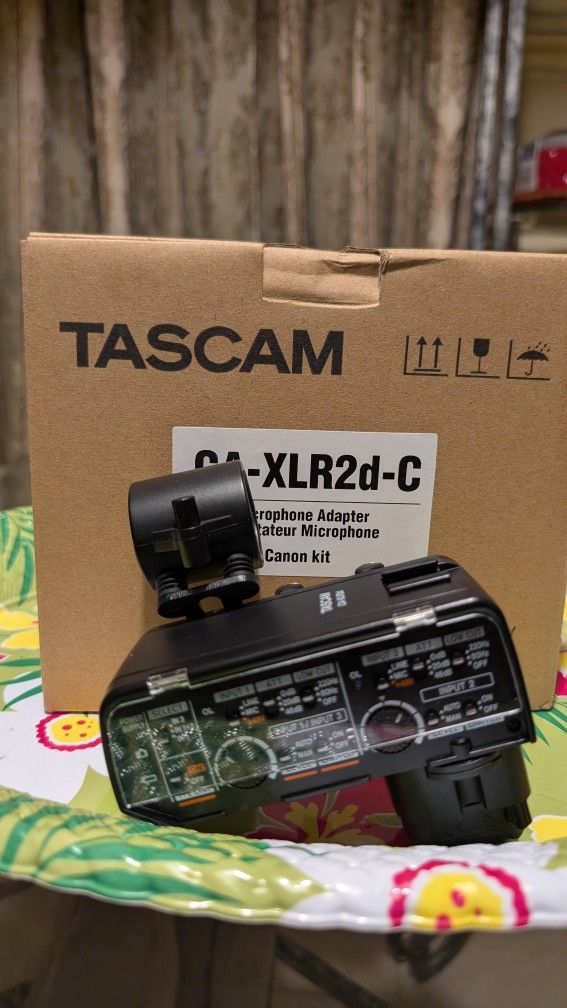 Tascam CA-
XLR2J-C 