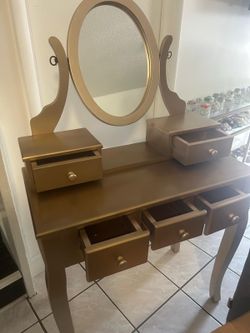 Gold Vanity Desk with Mirror and Drawers 13 x16 inches and height 38,5 inches