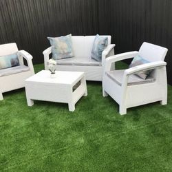 I'm selling new outdoor furniture. 