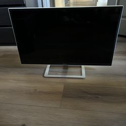 Dell LED Monitor 31.5 Inches