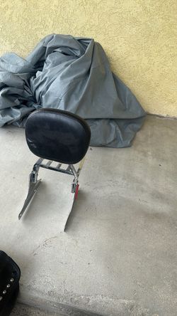 Passenger seat and sissy bar
