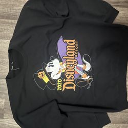 Disney Sweater Size Medium