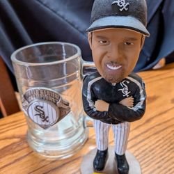 Ozzie (DHL) Bobblehead / World series Mug