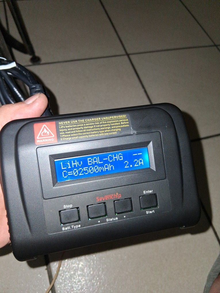 Blomiky Lipo Smart Professional Rc Battery Charger With All The Cables For It.