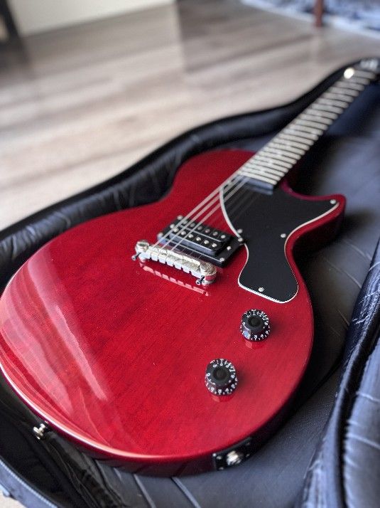 Epiphone Les Paul Junior Electric Guitar - Cherry (travel case included)
