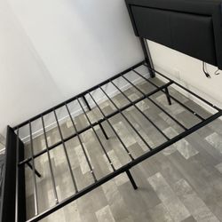 LED LIGHT UP BED FRAME 