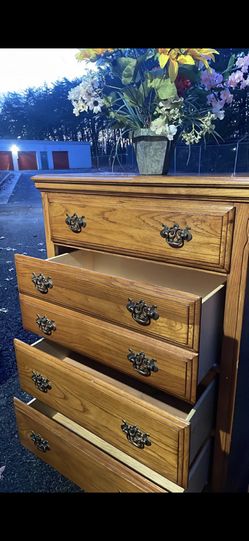 American Signature Tall Chest With Big Drawers. Drawers Sliding Smoothly. Delivery Available 