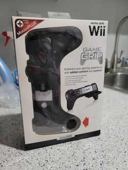 Nintendo Wii game grip