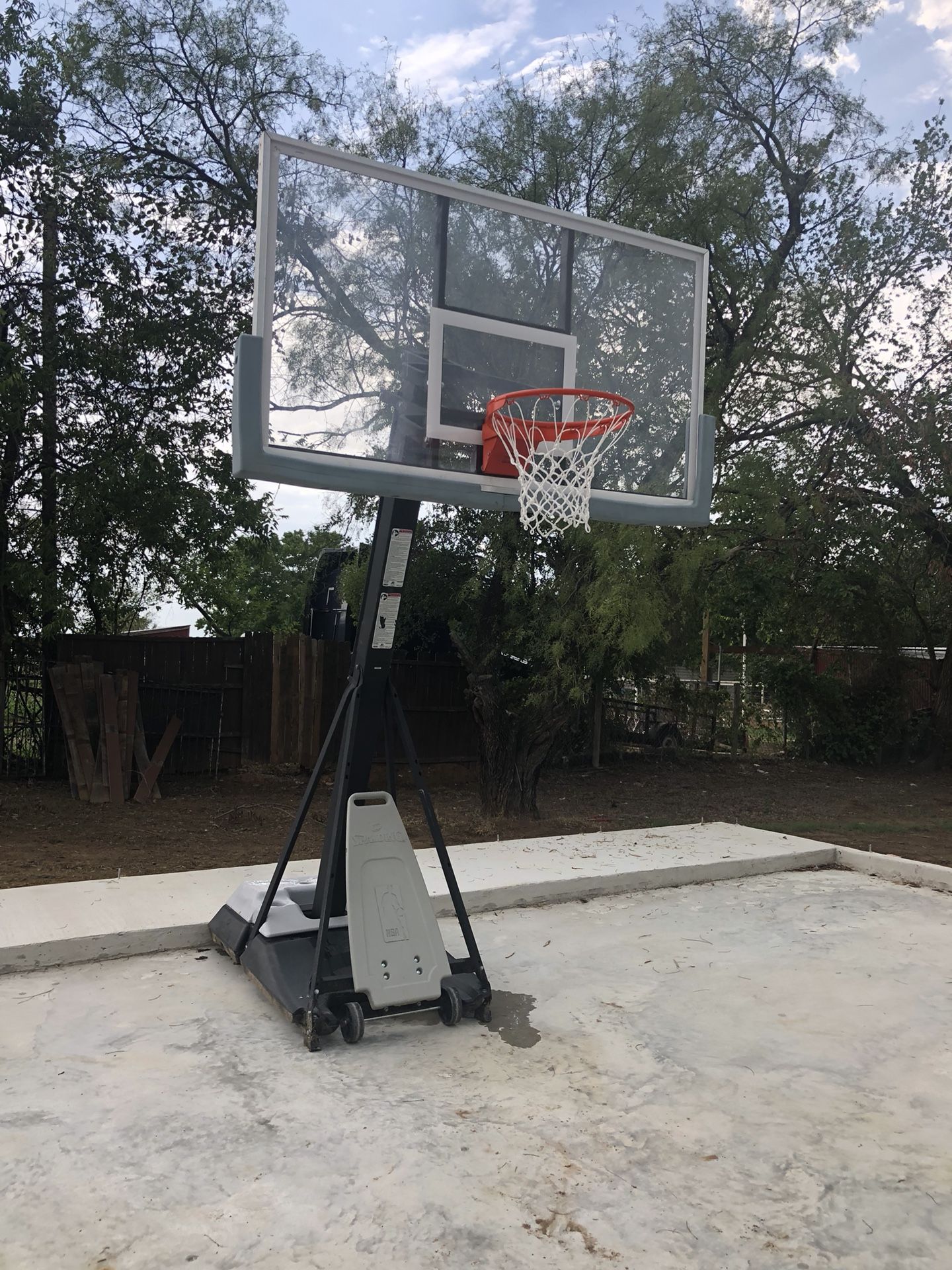 Spalding The Beast 72 Acrylic Portable Basketball Hoop