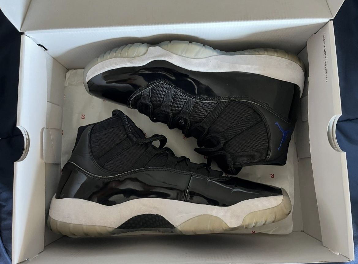 Jordan 11 Space Jam