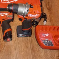 Milwaukee hammer drill & impact driver 