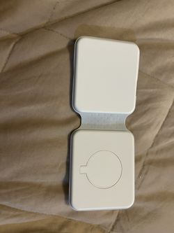 2 in 1 wireless charger stand, desktop charging station, 15 W, magnetically attached charging pad