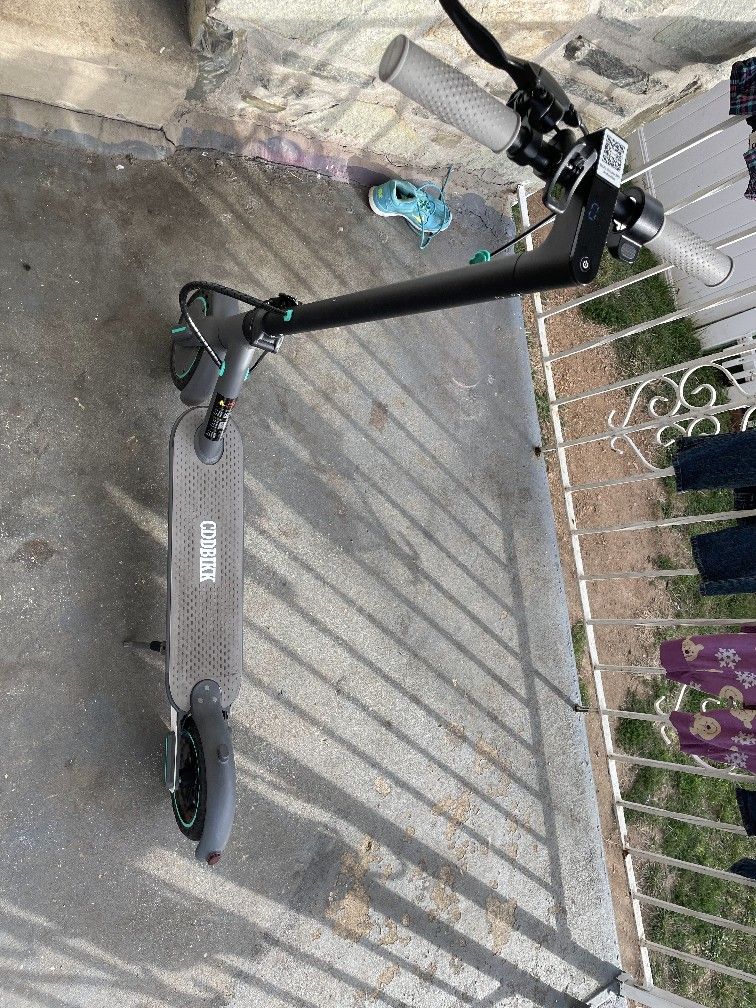 Electric Scooter With Charger Ready To.ride 