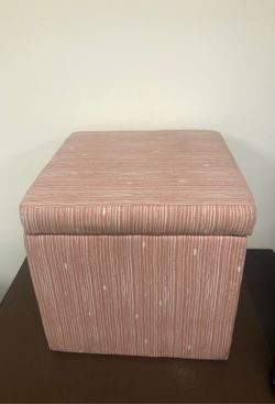 Plano Storage Ottoman
