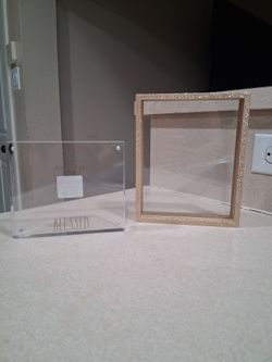 Elegant picture stands