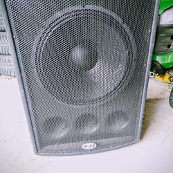 B52 ACT-18 powered subwoofer
