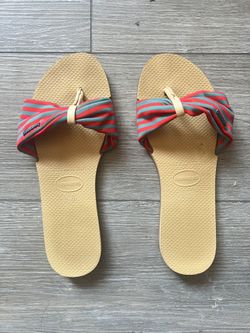 Havaianas Slip-on Size 9 (Women’s)