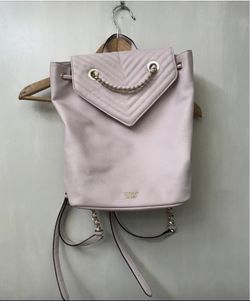 Barely Used - Victoria Secret Backpack
Great condition
Neat and clean