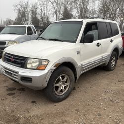 2001 Mitsubishi Montero Part Out 0149