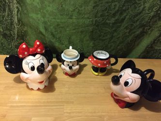 Mickey Mouse and Minnie Mouse teapots and cups