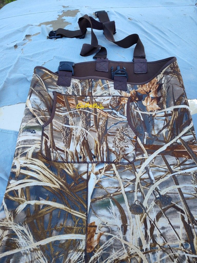 Cabela's Camo Waiters