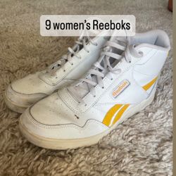 Reeboks Size 9 Women’s 