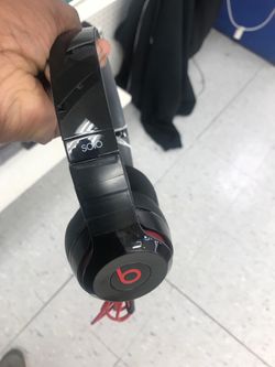 Beat solo headphones 🎧 $ 70