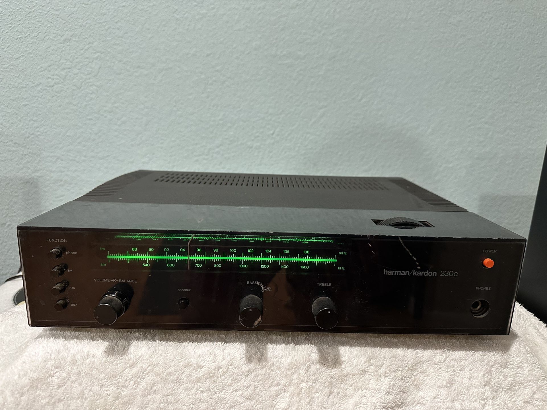 VINTAGE HARMON KARDON 230E AV RECEIVER