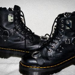 Dr. Martens Jadon max hardware