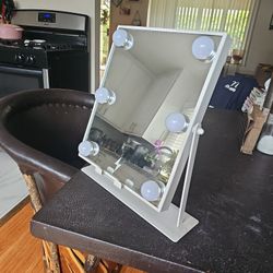 Make Up Mirror With Bluetooth