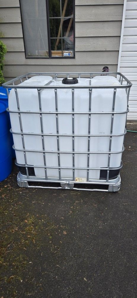 IBC 275 Gallon Tank