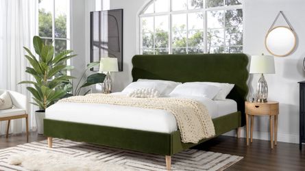 King Size Jennifer Taylor Home Stockholm Modern Wavy Headboard Platform Bed, King
