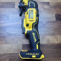 DEWALT ATOMIC 20V MAX Cordless Brushless Oscillating Multi Tool (Tool Only)