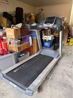 Treadmill Precor 932i Smart Rate recently replaced motor and control panel