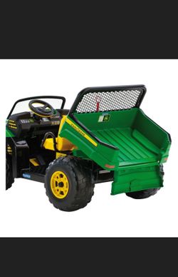 Peg Perego John Deere Gator XUV 550 Green/black for Sale in Los Angeles, CA  - OfferUp