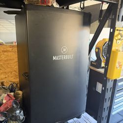 Master Built Electric Smoker 