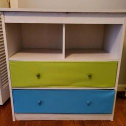 Dresser With Soft Drawers N Cubby