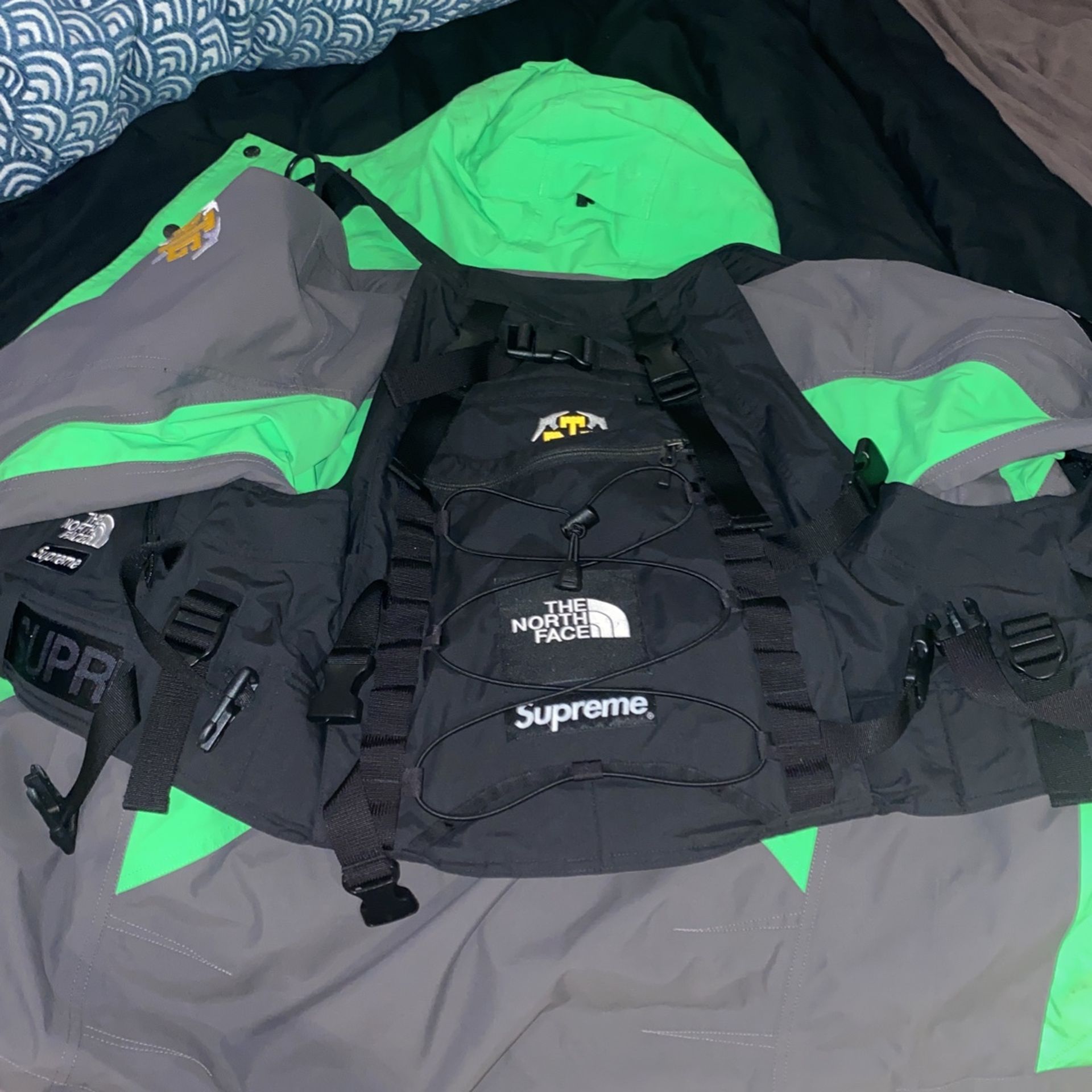 Supreme North face Gortex