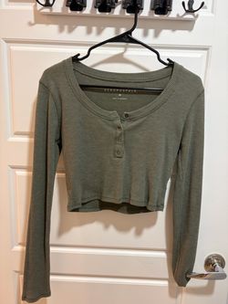women’s aeropostale cropped long sleeve shirt M