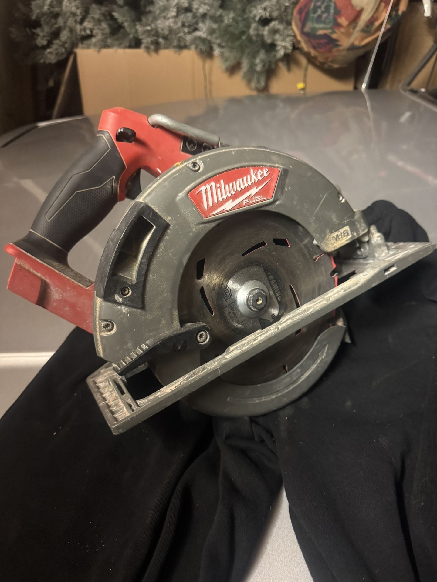 Milwaukee Band Saw Brushless 7 -1/4 circular Saw