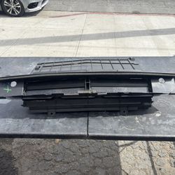 RIVIAN R1T ACTIVE GRILLE SHUTTER PT00531159-G