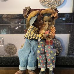 Vintage & Rare Daddy's Figurines & Keepsakes -First Love Edition (CRACK at BASE)