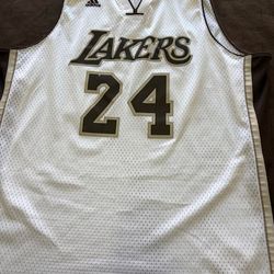 Throwback 2009 edition brown Kobe Bryant Swingman XL jersey