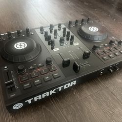 Traktor Control S2