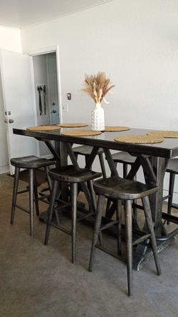 Beautiful Bar Height Table And Chairs