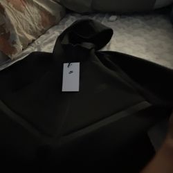 nike tech new used only 2-3 days