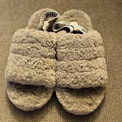 UGG Oh Yeah Slippers Gray Fuzzy Slides Women's Size 8.5